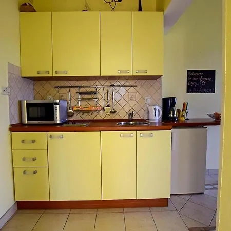 Im Haus Laura - Cdn05101a-cyb Maslenica